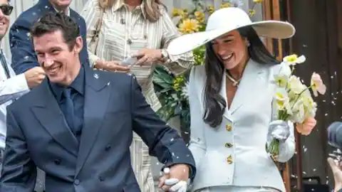 YourLacks's tweet photo. Dua Lipa and Callum Turner are married

The couple tied the knot in an intimate ceremony at Old Marylebone Town Hall in London on Sunday, May 31

Lipa and Turner first sparked romance rumors in January 2024, and the singer confirmed the couple's engagement in June 2025 https://t.co/8GTP2RadiM