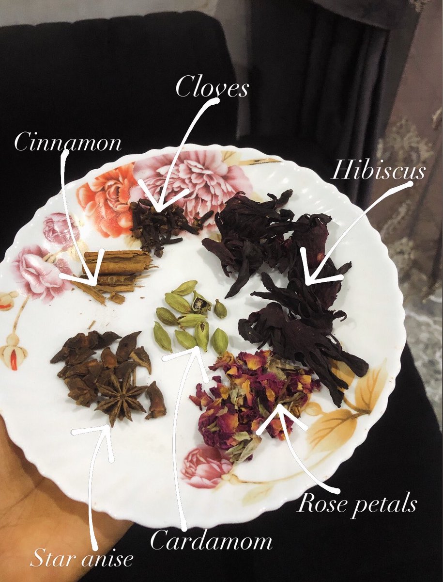 Fareeida's tweet photo. POV: You drink your perfume.

This tea is what you need to start drinking if you’re serious about smelling nice from the inside out. https://t.co/tnNt8FTe7c