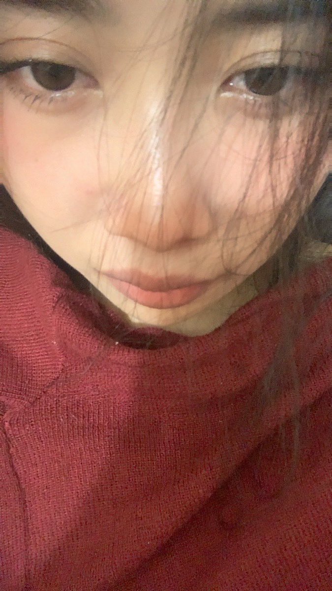 apieeww's tweet photo. moodku kenapa deh? semenit foto foto semenit kemudian nangis https://t.co/smrju64M8H