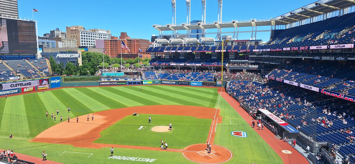 ALeebs18's tweet photo. What a day for baseball! Don't get many better days in NE Ohio... #GuardsBall https://t.co/YzRWEjAIF2