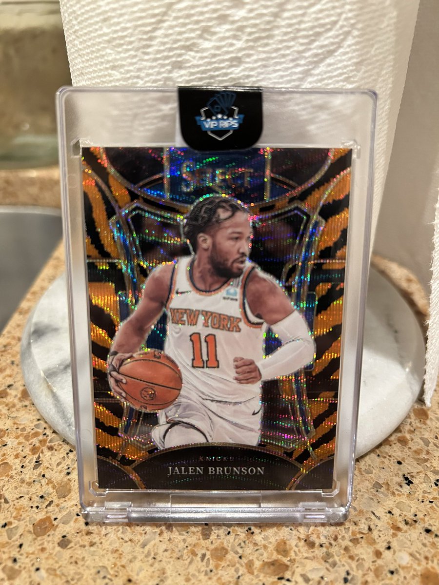 cards_cg's tweet photo. 23-24 Brunson Tiger Stripe

Can take cleaner photos with better lighting if interested https://t.co/aQMZ1TKA5f