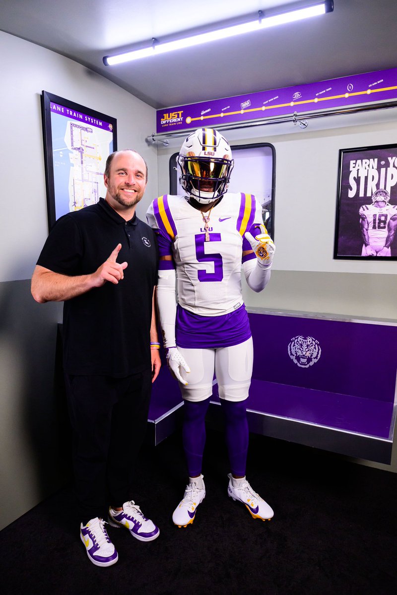 znagy20's tweet photo. Pulse Check: Baton Rouge is buzzing after a significant weekend on the recruiting trail for Lane Kiffin and the #LSU Tigers.

Now, there’s movement behind the scenes…

- Buzz on the No. 1 WR in America
- Commit Watch
- WR Big Board Taking Shape

Intel: https://t.co/1pdupAqEQT https://t.co/arv1XWZEtf
