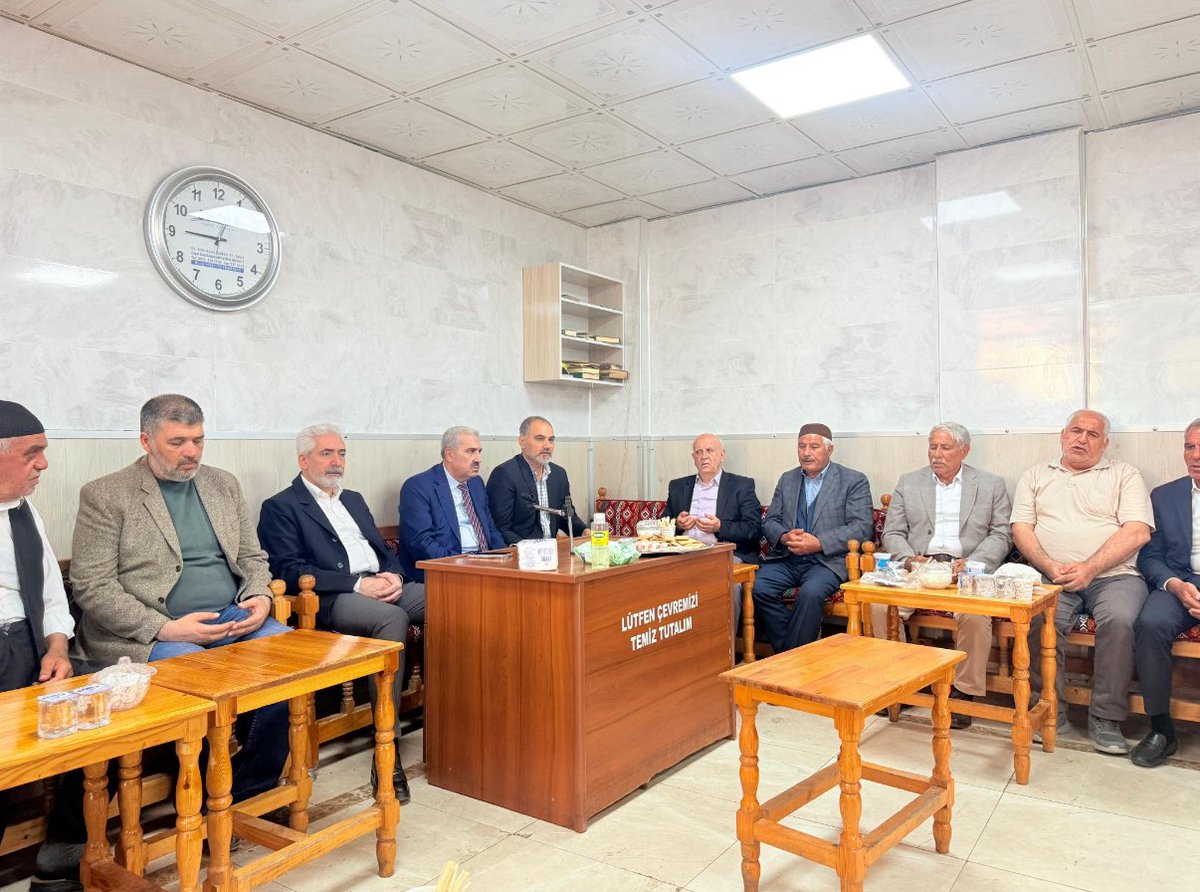 omer_iler's tweet photo. Huzur Taziye Evi’nde Kerimoğlu ailesinin,
Bismilliler Taziye Evi’nde Dara ailesinin ve
Çınar-Yıllarca mahallesi Taziye Evi’nde
Türkoğlu ailesinin taziyesine katıldık.

Ebediyete irtihal eden hemşehrilerimize Allah’tan rahmet, yakınlarına başsağlığı ve sabır diliyorum. https://t.co/UVtwV5gDeB