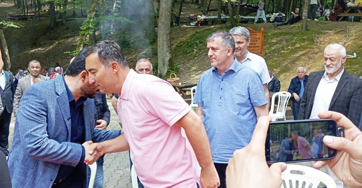 Akburak's tweet photo. Giresun Batlamalılar Derneği’nin Kemerburgaz’da düzenlediği piknik etkinliğinde kıymetli hemşehrilerimizle bir araya gelmenin mutluluğunu yaşadık.

Başta Dernek Başkanımız Mehmet Yiğit ve yönetim kurulu olmak üzere, Giresun’umuzun değerli sanatçısı Özkan Karadeniz kardeşime nazik ev sahiplikleri ve misafirperverlikleri için teşekkür ediyorum.

Birlik ve beraberliğimizin daim olması dileğiyle. 🌿🙏🏻