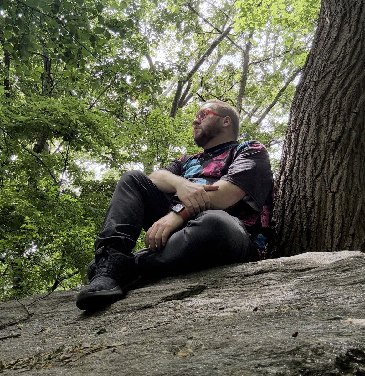 tweak62's tweet photo. someone walking by asked to take my photo because I was “posted up like an easy listening album cover” https://t.co/3DgnmoQjGp