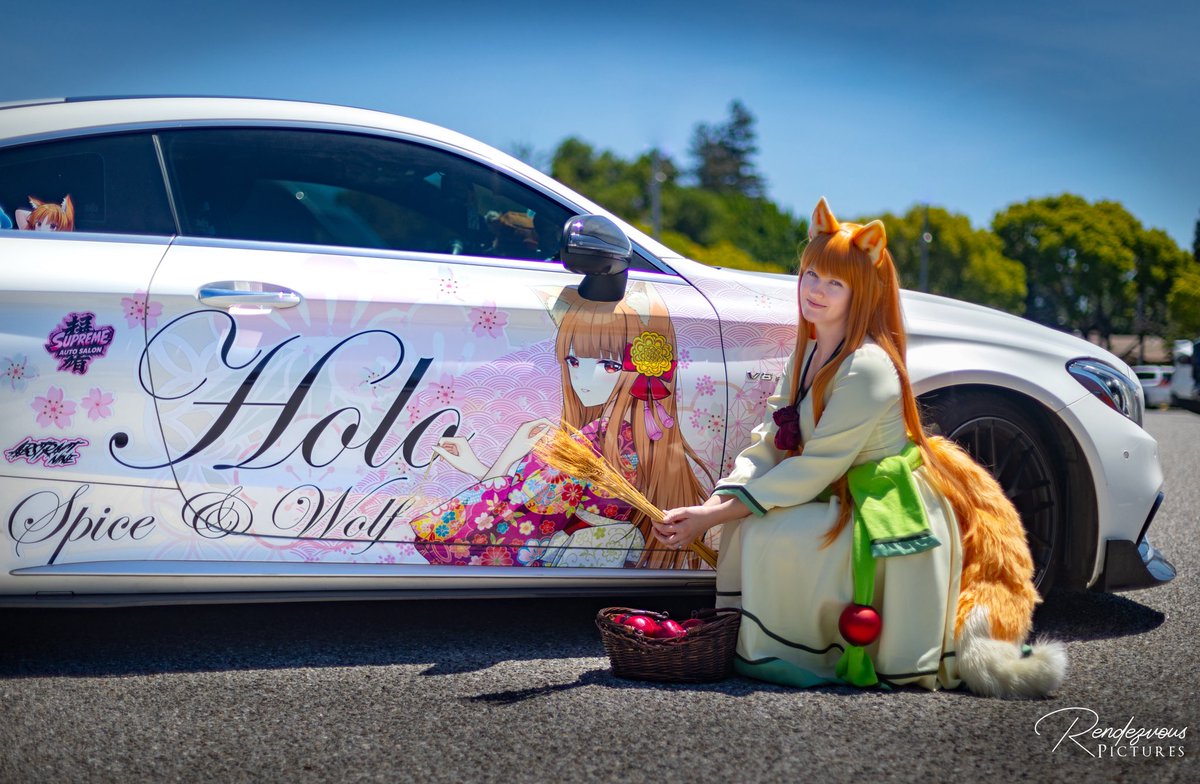 cfzelda's tweet photo. My new Holo cosplay with @JJSopra’s Holo itasha! 🐺🌾🍎

#狼と香辛料 #SpiceAndWolf https://t.co/g6Ebp2T80U
