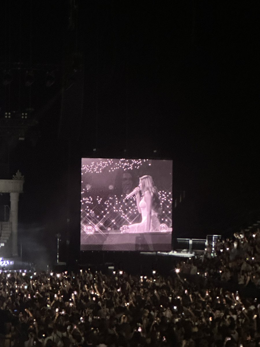 lyfewithdaniel's tweet photo. unbelievable night https://t.co/44uWuFSBVh