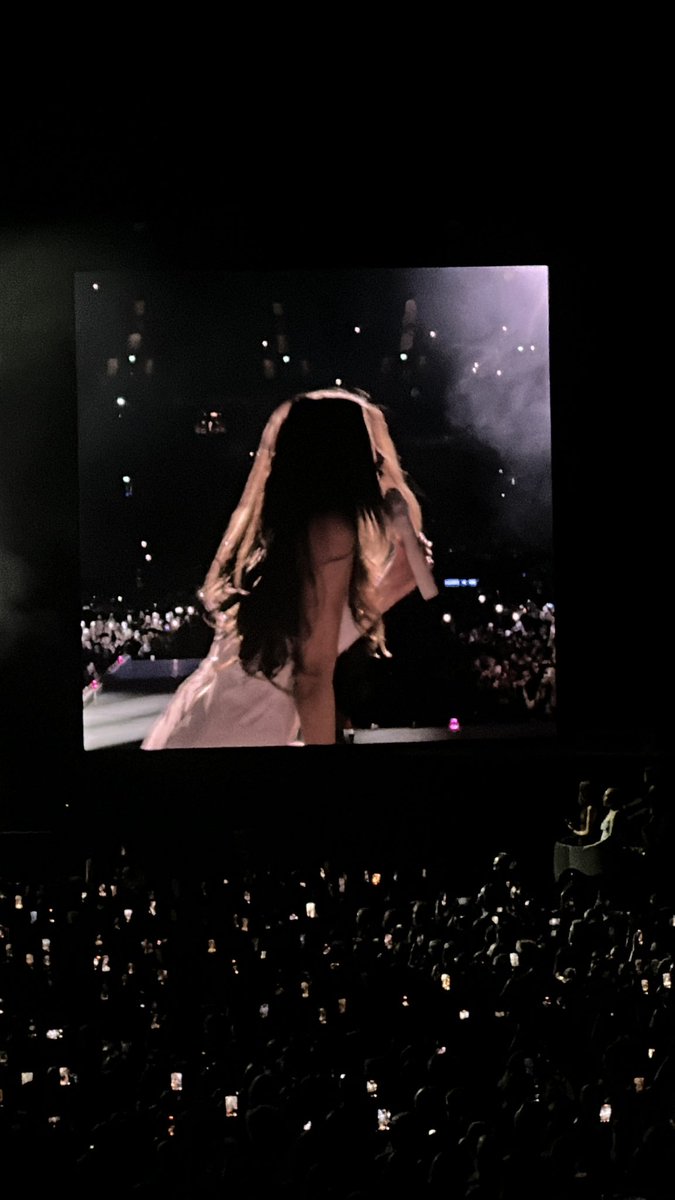 lyfewithdaniel's tweet photo. unbelievable night https://t.co/44uWuFSBVh