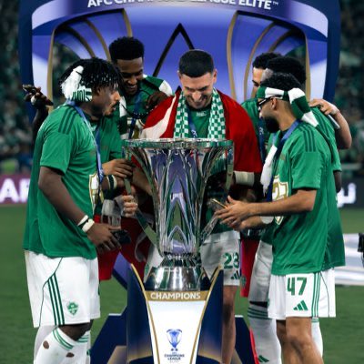 jabr4otb's tweet photo. أضغط المضغوط زيادة .
الملكي يحتفل ب ( إنجازه القاري) وغيره يحتفل بالمحلية ( الهدية) .
@ALAHLI_FC https://t.co/PkrENVAINV