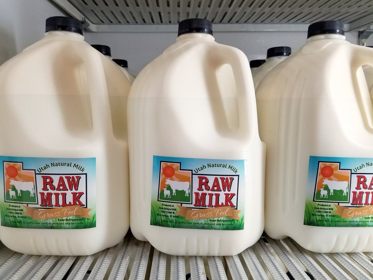 DolfDoofinsky's tweet photo. Over the last 10 years, zero people have died from bacteria in raw milk. Bacteria in leafy greens? Over 7000 deaths.
"But 50 times more people eat greens!"
Okay. Let me adjust that number. 50 X 0 =0
Happy? https://t.co/TiI8J7h9wU