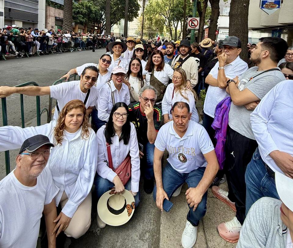 MRocioGP's tweet photo. 🇲🇽 Es un placer acompañar a nuestra Presidenta @Claudiashein en la celebración del evento “Honestidad, resultados, amor al pueblo y a la patria. Rendición de cuentas a dos años del triunfo”.
Junto a miles de mexicanos en todo el país, festejamos el Segundo Piso de la Cuarta Transformación y cada una de las conquistas del pueblo de #México y refrendamos nuestro apoyo a la primera Presidenta. 
#ClaudiaDaResultados