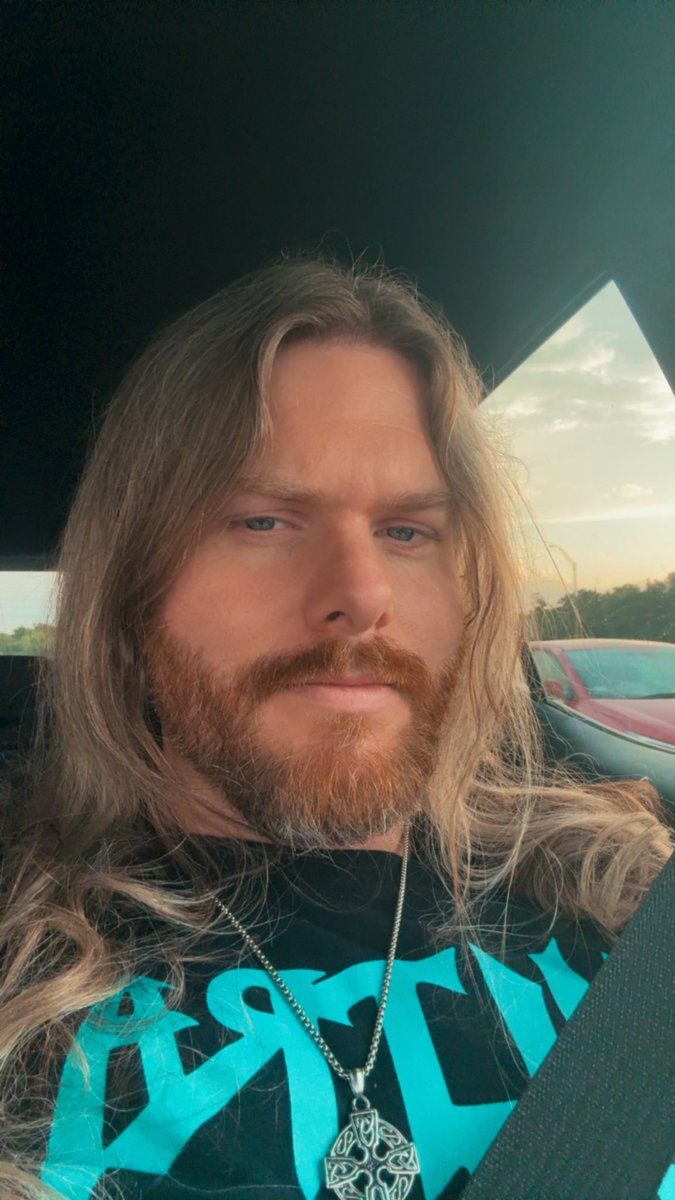 QuakeViking's tweet photo. Yo // Videojuego del año que nací 😭

I don’t even speak Spanish either. I’m learning though. ❤️‍🔥 https://t.co/57nJPCWuOk