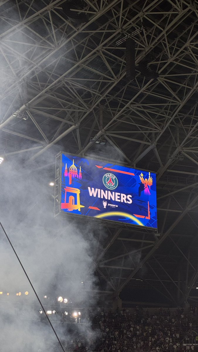 _MNZ7A's tweet photo. MERCI POUR LES ÉMOTIONS 
BUDAPEST 🇭🇺
30/06/2026
🔴🔵
⭐️⭐️ https://t.co/cCJP403XF6