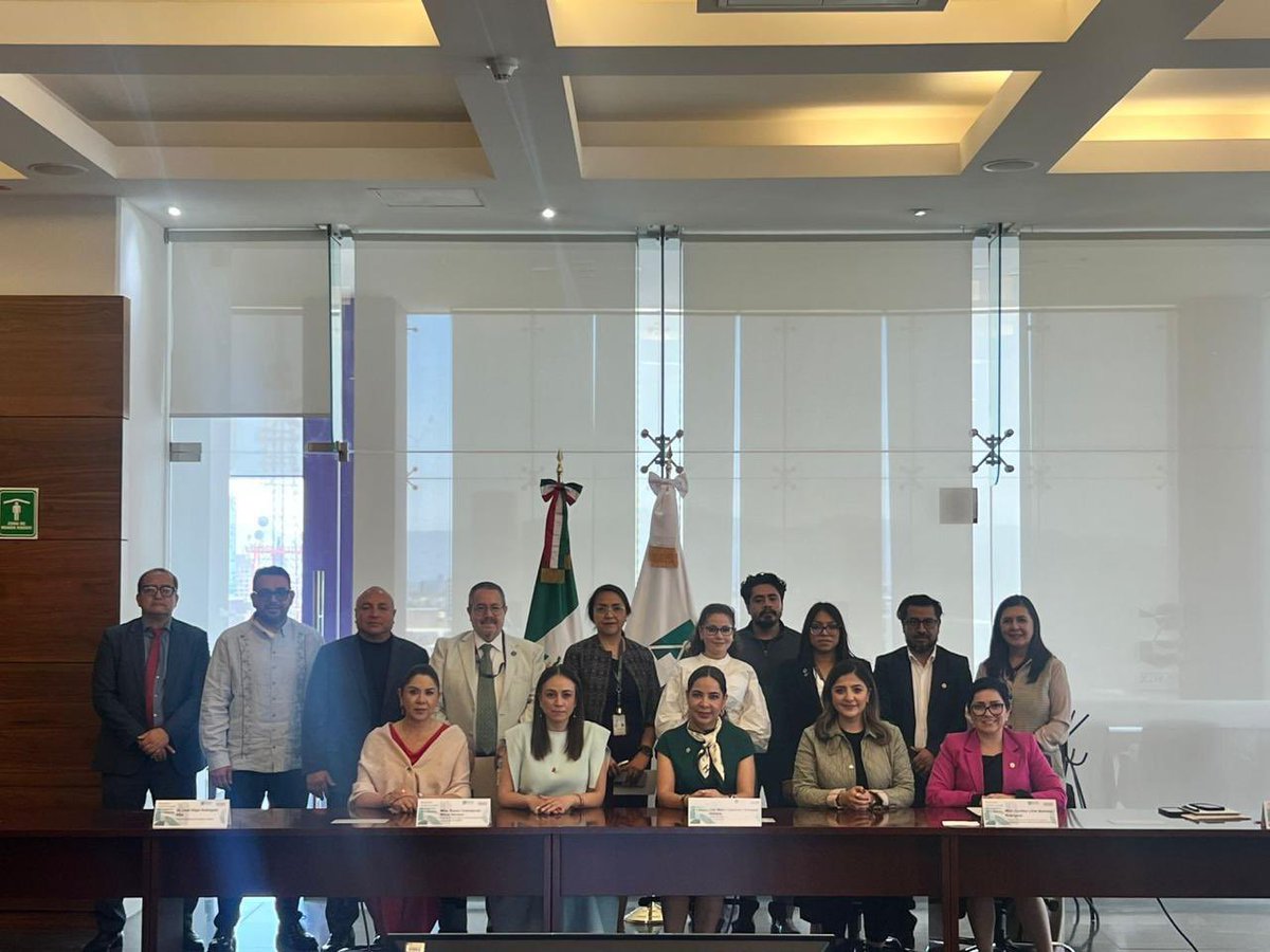 PJEdomex's tweet photo. #Comunicado📄
Poderes Judiciales del Edomex y la Ciudad de México buscan optimizar envío de exhortos

●La estrategia contempla mejoras en las plataformas de gestión.

Conoce más información ⬇️⬇️
https://t.co/2xTxjCBdzc https://t.co/YcwcrhnIPY