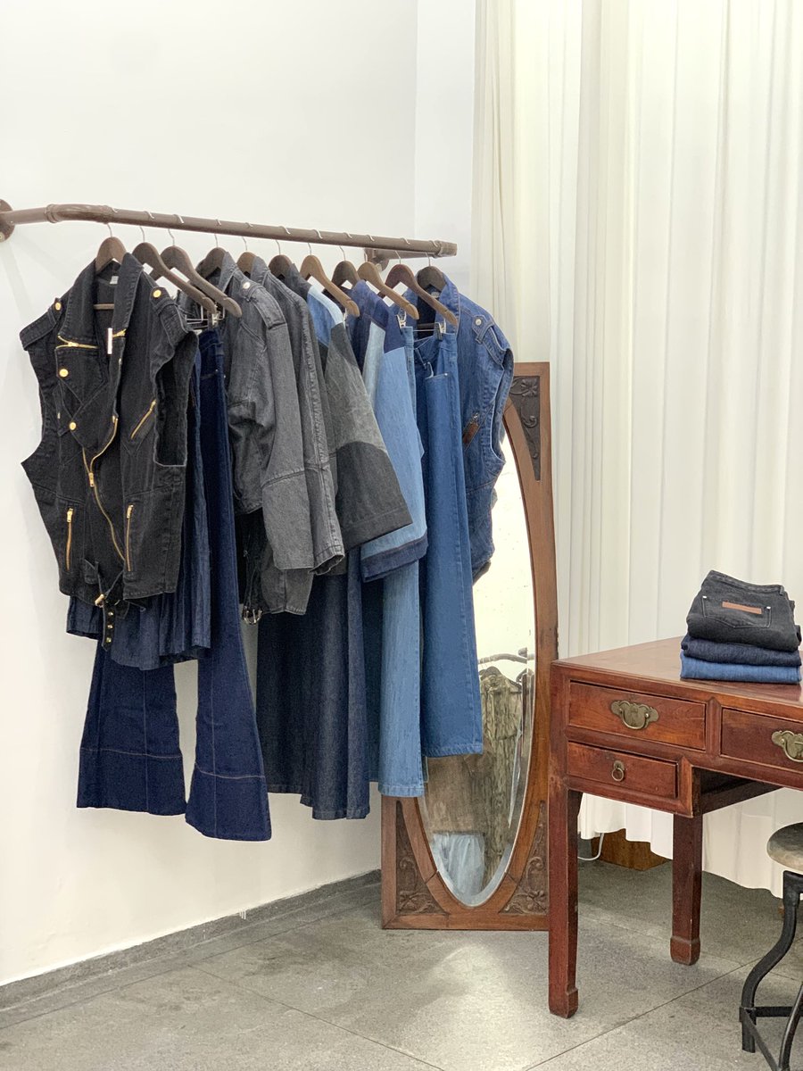 Amapo_Jeans's tweet photo. A loja tá ainda mais linda, cheia de novidades, esperando vocês!

Rua Martim Francisco 496
Santa Cecília - SP

https://t.co/T8F45Cg8NJ https://t.co/IE9KSsISWL