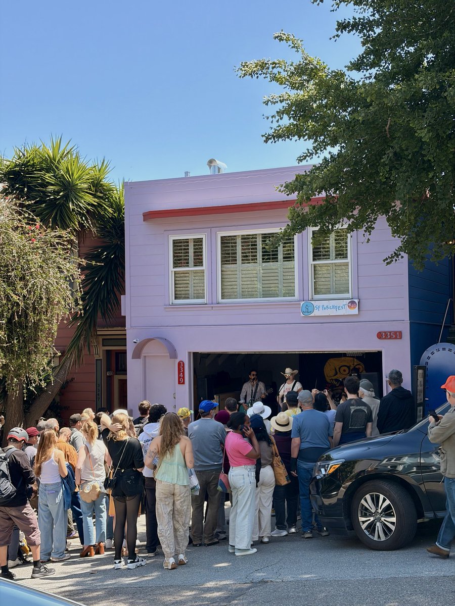 thebsideedit's tweet photo. porchfest is one of my fav events in sf https://t.co/ItOPPYbEwL