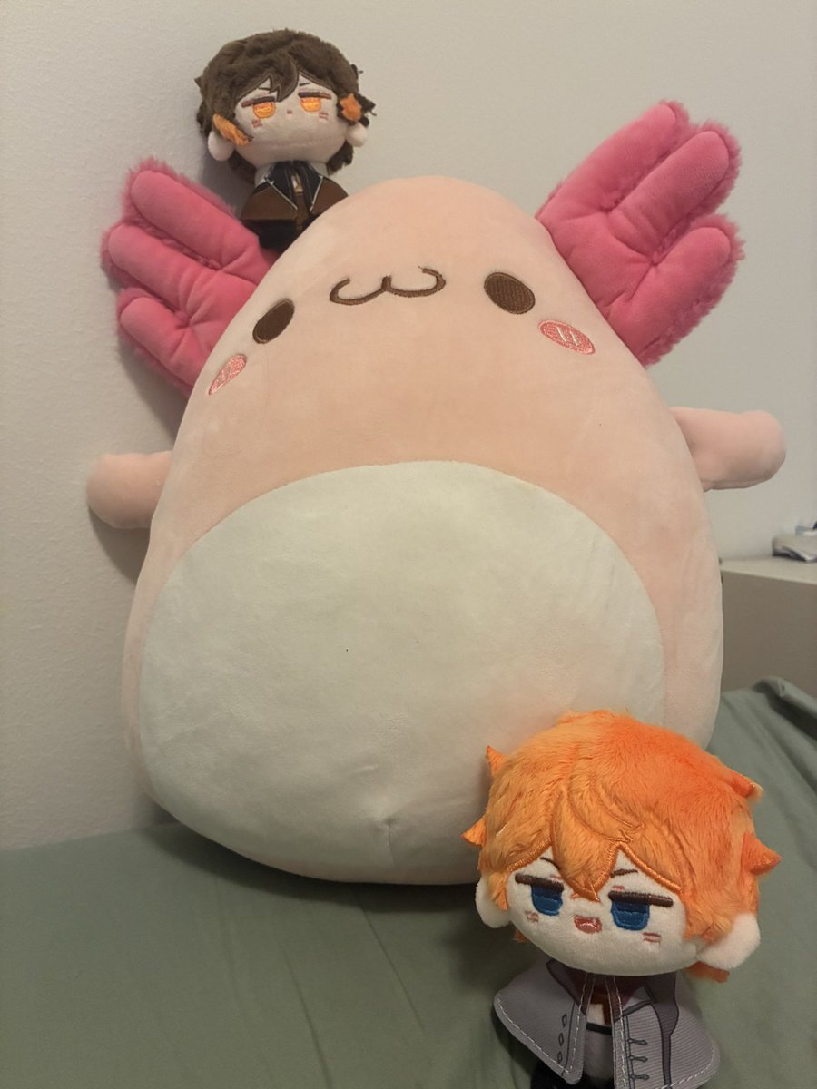ratguppy's tweet photo. @tomatovesper the all devouring narwhal looks a bit different…

(idk if these are even nui but they are nui sized and i love them anyway) https://t.co/fvnMjFOFfy