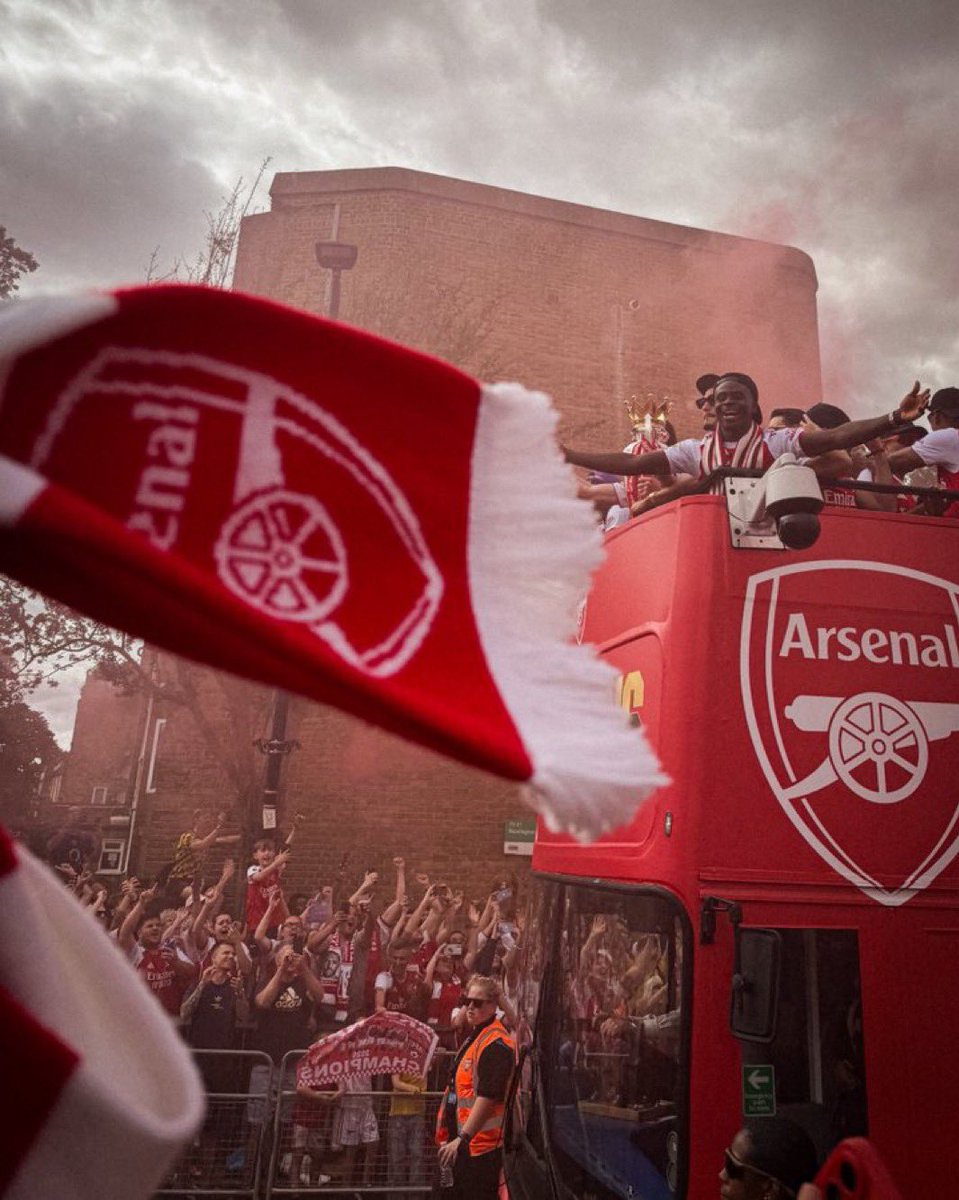 f_Red10's tweet photo. Forever and always. London is red❤️❤️ https://t.co/uRU5lGt40x