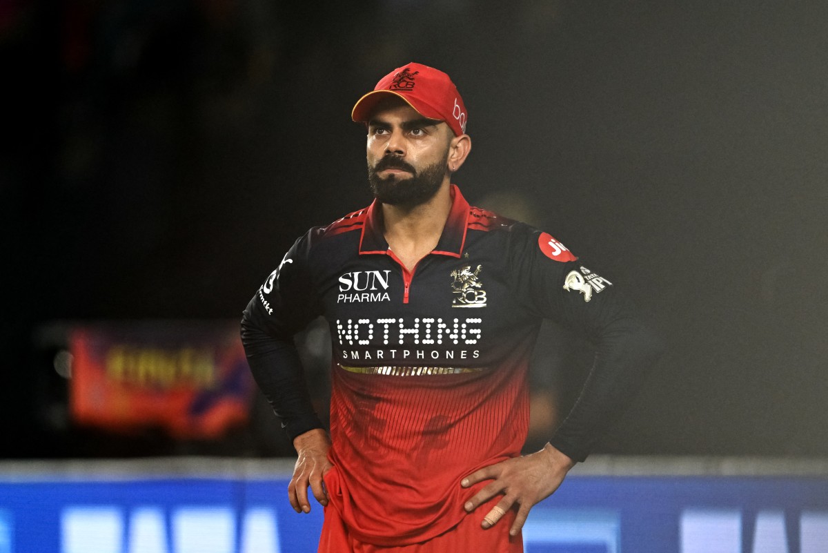CricCrazyJohns's tweet photo. THE CHASE MASTER, KING KOHLI 🐐 

- 75* runs from 42 balls on a tough pitch in the run chase, A remarkable innings from the main man by Kohli, The Greatest ever for a reason in biggest stage in IPL. https://t.co/BD1jNq0ns1