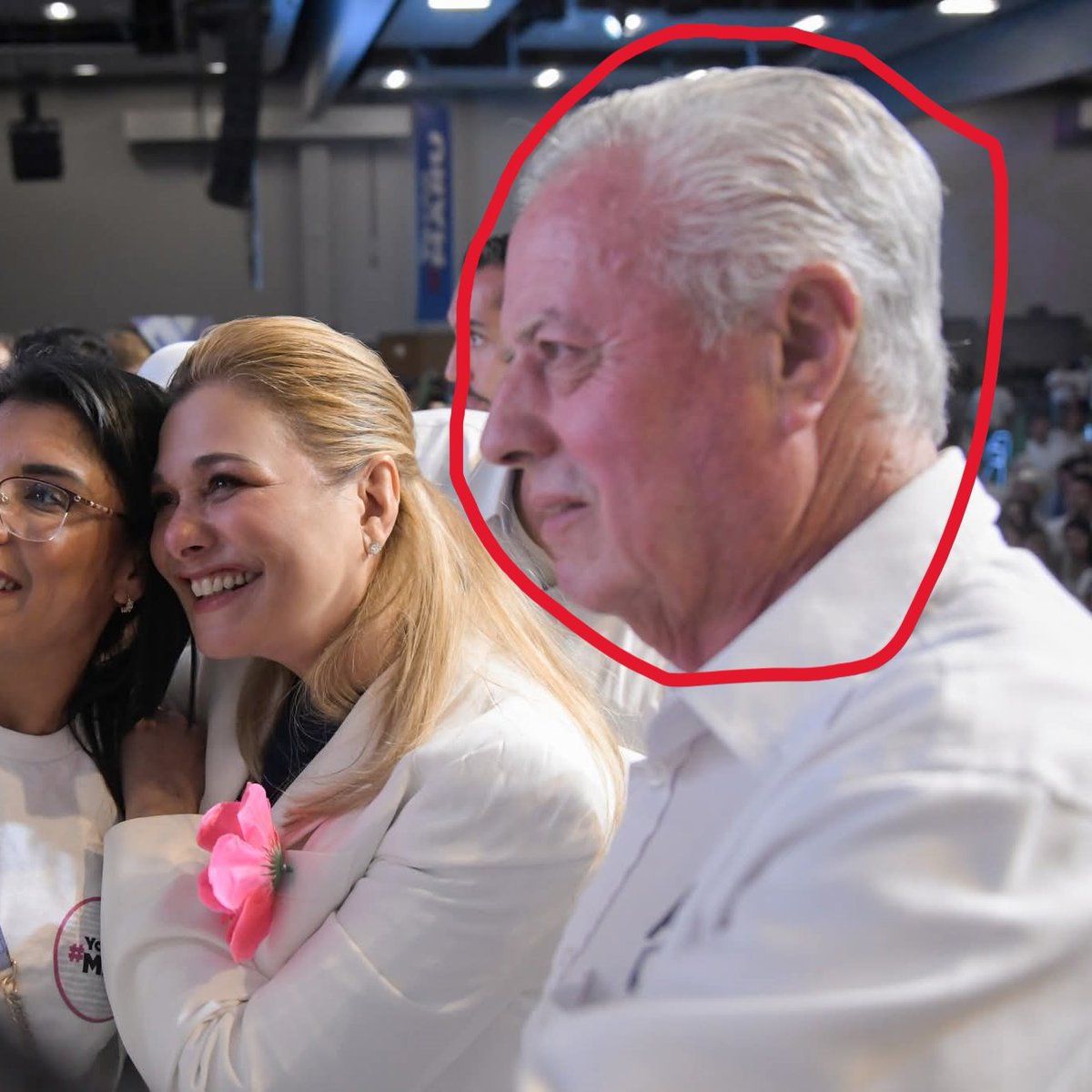 MONCAYOJUAN's tweet photo. 📛QUE CHULADA!!! JAJAJAJA MIREN QUIEN ANDABA EN EL NARCO-FEST DE LA TRAIDORA A LA PATRIA @MaruCampos_G 

⚠️El prianista Jorge Zermeño, odiador obsesivo de AMLO pero que ahora gracias a las politicas de la 4T cobra su pensión del Bienestar puntualmente...👇🥳🤡 https://t.co/SB4x2Pyfj2