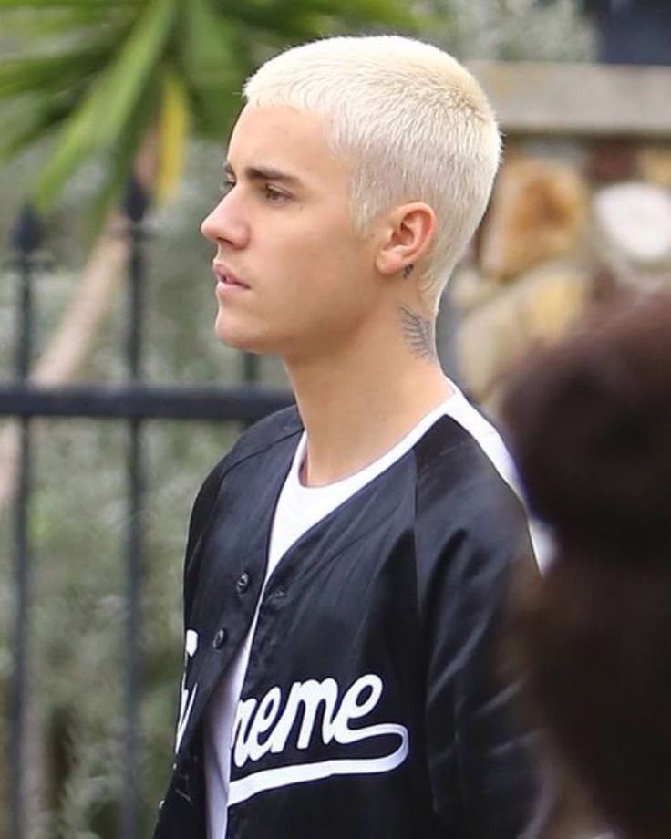 ended_everyone's tweet photo. one of his best looks actually https://t.co/v3HFsdSCwB
