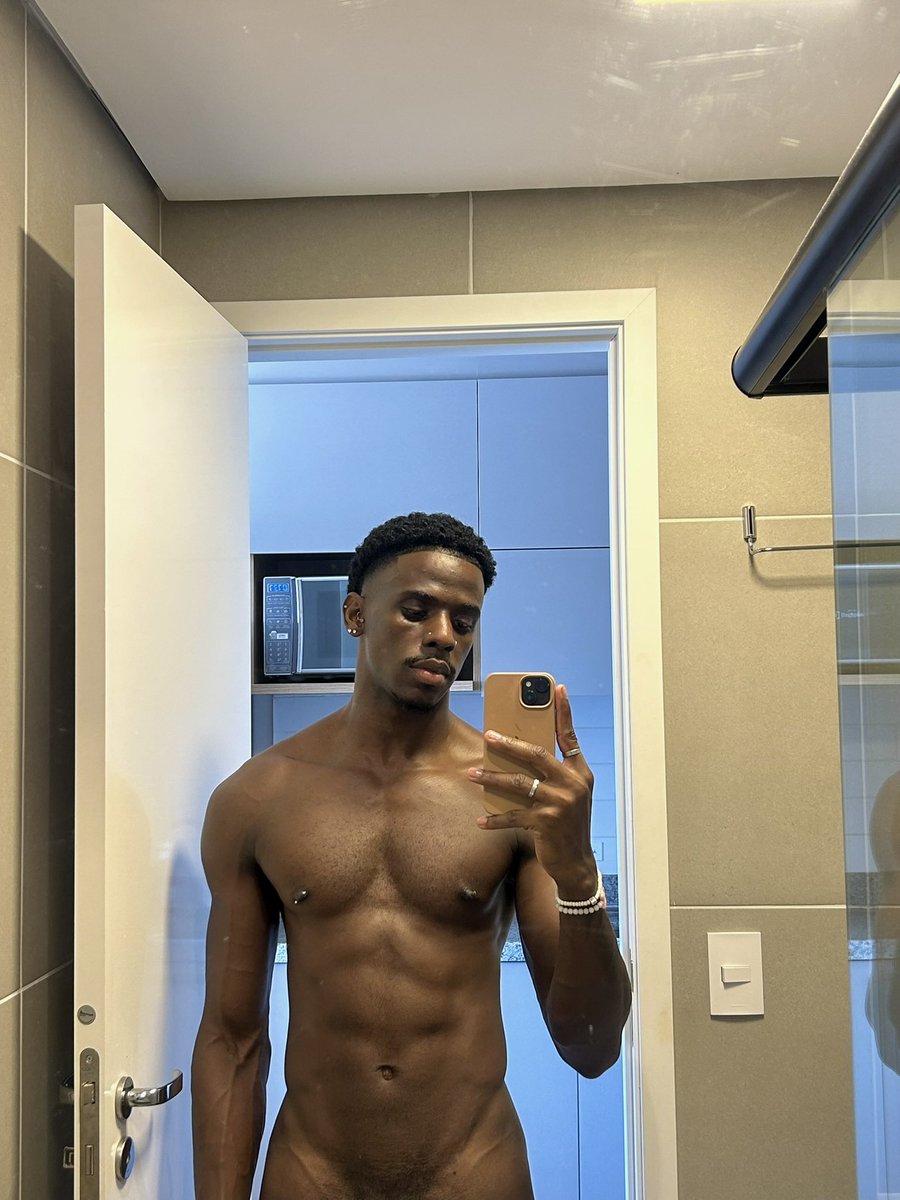 principe de wakanda🤴🏾 tweet media