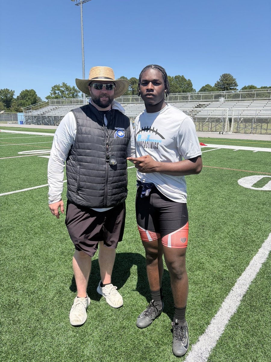 IsaiahClemons_2's tweet photo. Had a great time yesterday @chowanfootball camp. I hope to be back soon!!!
@CoachPaulJohnsn 
@CoachWolfley 
@coach_gray1 
@CoachFerg757 
@CoachSexton16 https://t.co/96Al5zUaf9