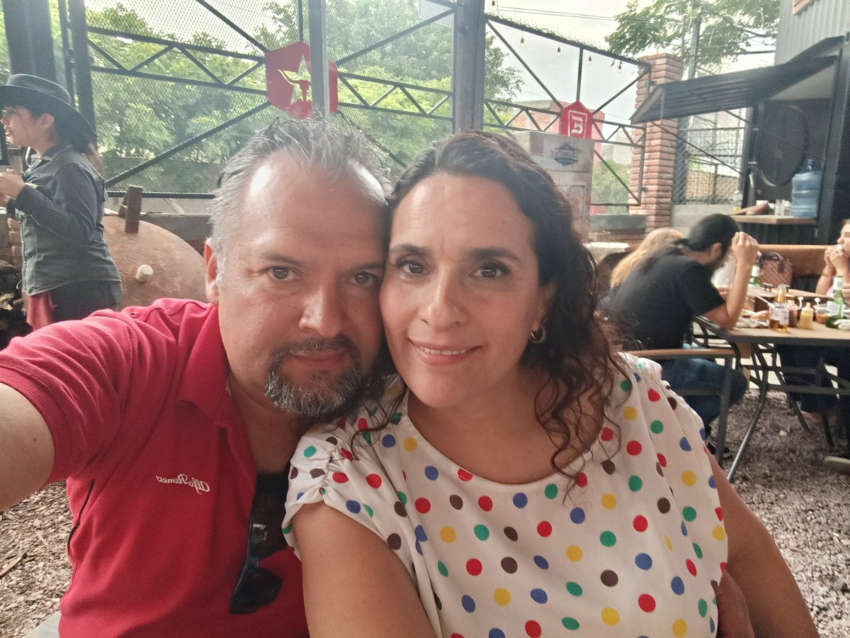 carlosalday22's tweet photo. Con mi esposita en el Beastown https://t.co/mQarRvQjQE