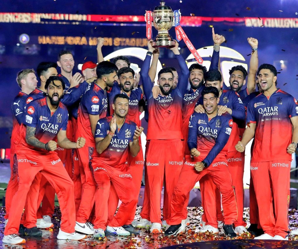 AmlendraSing's tweet photo. No RCB fan can pass without liking this tweet ♥️

Back to Back IPL Titles for Royal Challengers Bengaluru 🏆

Congratulations RCB 
Congratulations Virat Kohli , the ultimate Chase master ,The King 👑

#RCBvsGT | #IPLFinal | #IPL2026Final | #ViratKohli𓃵 #RCBvsGT https://t.co/1AdvyJuoTS