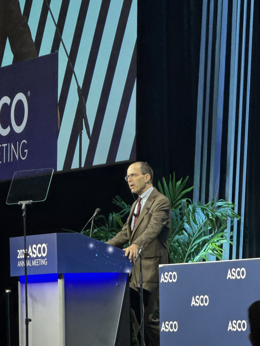 AnaVManana's tweet photo. 🎉 #ASCO26 Plenary Session with @UCSFCancer Dr. Eric Small @ASCOPres and Dr. Jo Chien

#UCSFproud https://t.co/zTsv5jOd3G