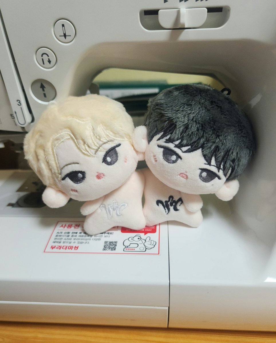 HN_svtdoll's tweet photo. 야밤에 올려봤자 뭐가 있을까 싶지만 해당 인헝 제작을 원하시는 분들이 계신지 긍금합니다.
제가 판매를 중단하기로 선언했지만 수요만 찬다면 저는 이 친구들은 충분히 고려할 생각이 있습니다.원하시는 분들 있으시면 멘션으로 🐯🍚을 남겨주세요.

그리고 적극적으로 홍보를 도와주세요. 홍보가 되지 않는다면 이 친구들은 제작이 되기 어렵습니다ㅠㅠ제가 진짜 거지라 이전처럼 사비로 공석을 채울 수 있는 상황이 아니라 적극적인 도움이 필요합니다🥹