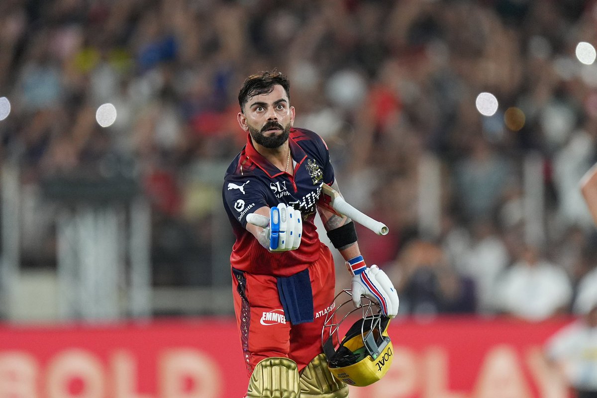 rajtweetzzz's tweet photo. The king finished off in styleeeee @imVkohli 🏆❤️ back to backkk champions babyyy !!🧿

#ViratKohli #ipl2026final #rcbchampions #playboldrcb #GTvRCB #kohli  https://t.co/e3HcgDsZVC https://t.co/n0exqZVVgV
