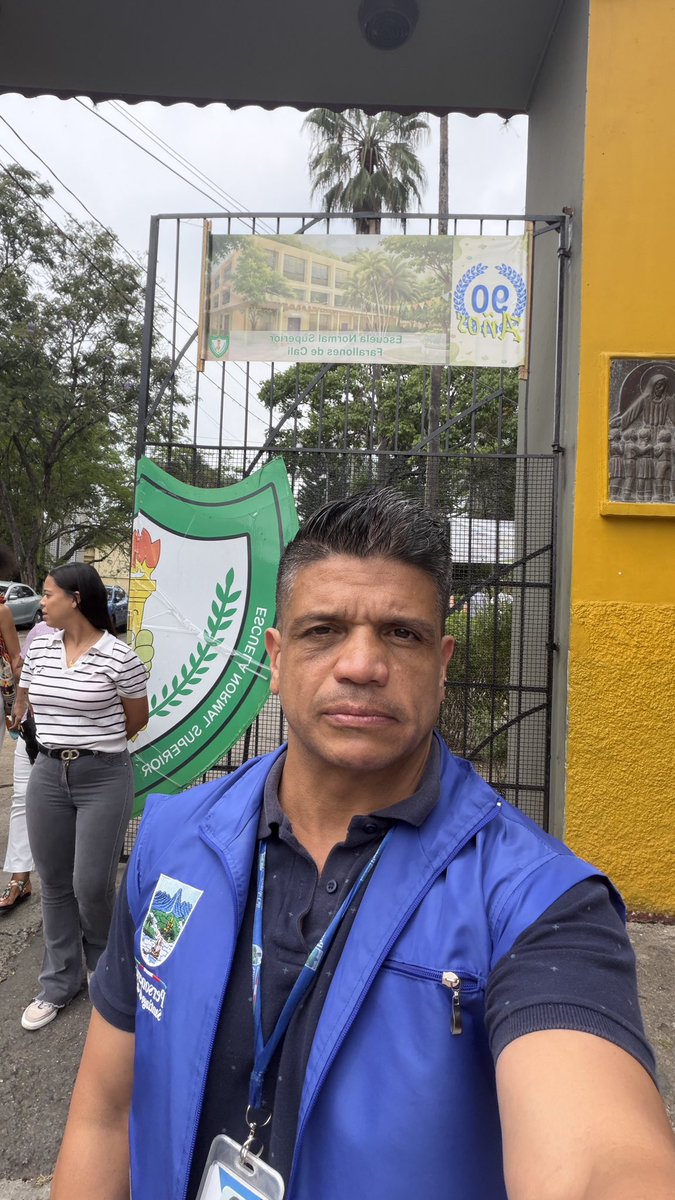 HugoSalasT's tweet photo. Desde muy temprano hacemos presencia este domingo en los distintos puestos de votación habilitados en la ciudad, con el propósito de acompañar la jornada electoral y garantizar la protección de los derechos de los ciudadanos. https://t.co/u2yzd4T7Co