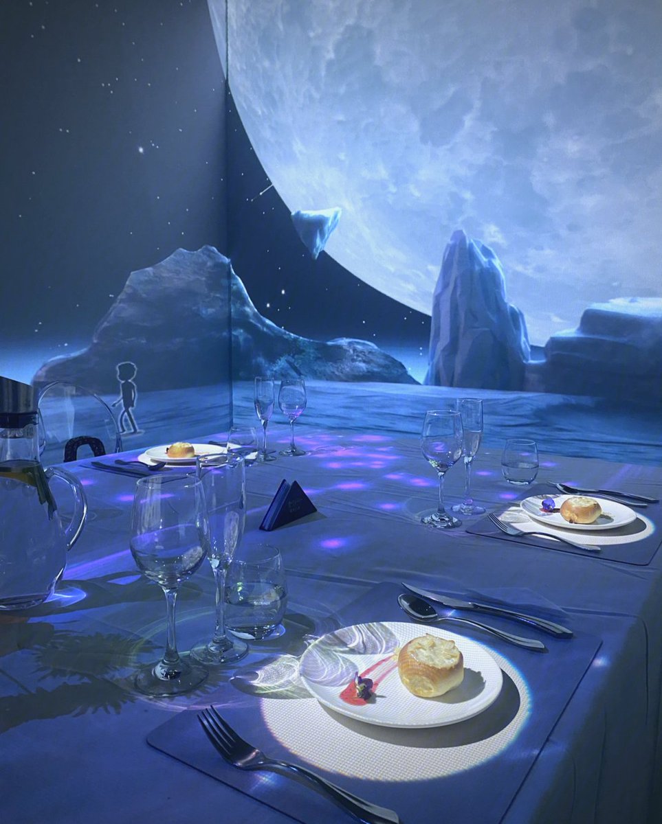 NadyGhazali's tweet photo. Just discovered a hidden café with 3D-printed pastries and starry ceiling lights—my weekend just got way more magical! https://t.co/TCNPljCr1L