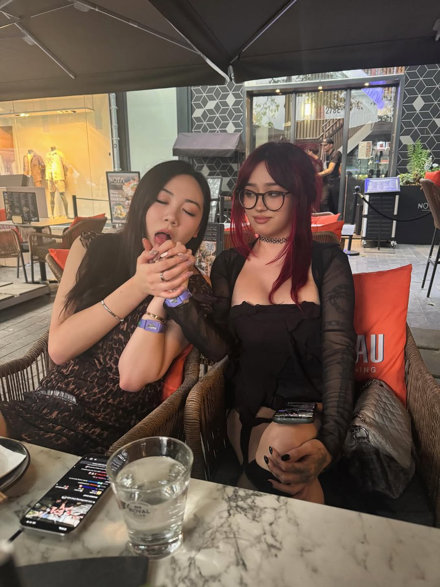 Streamers_simp's tweet photo. Fanfan and Mommy Jadey insta post after Twitch con

Love the choker, totally understand fanfan here I couldn't stop simping either 😵‍💫 https://t.co/MHLebSsIy6