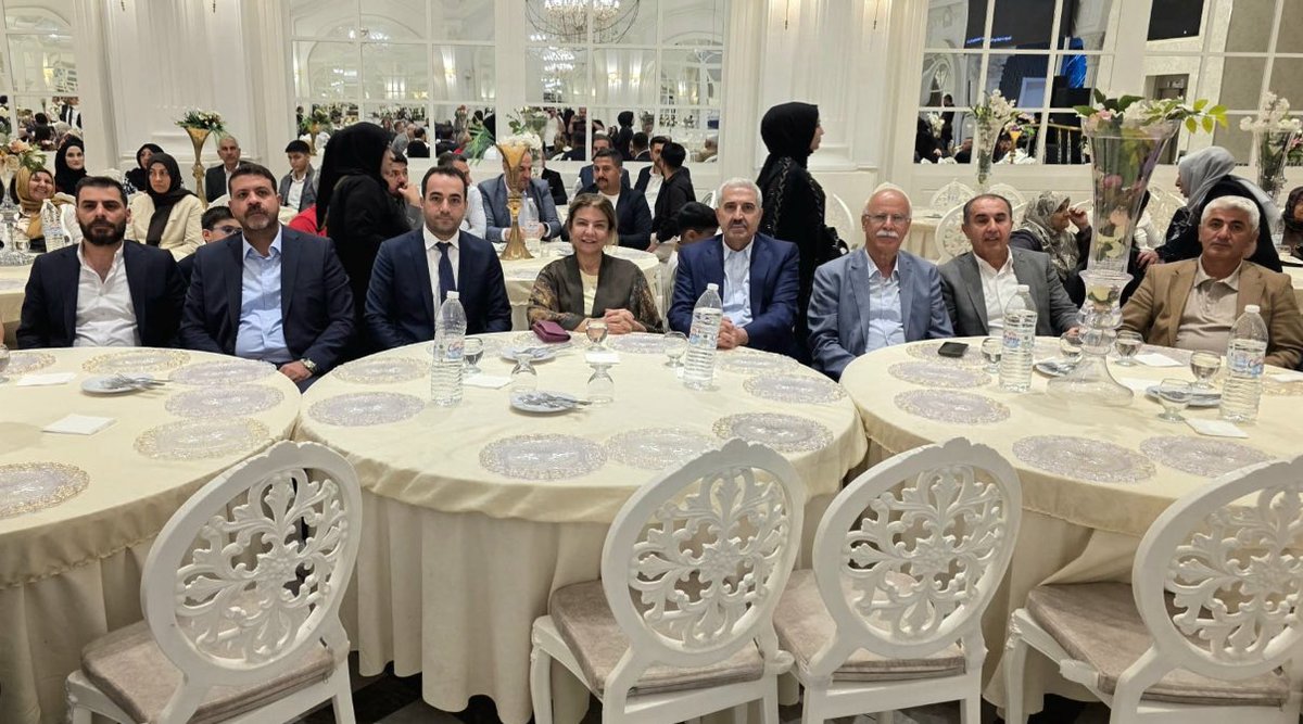 omer_iler's tweet photo. Yıldırım ve Balıkçı ailelerinin kıymetli evlatları Dilay ve Bilal kardeşlerimizin düğün merasimine katılarak bu güzel ve anlamlı günlerinde mutluluklarına ortak olduk.

Rabbim, çıktıkları bu kutlu hayat yolculuğunu sevgi, muhabbet ve bereketle daim eylesin. https://t.co/0HYwzD1IzS