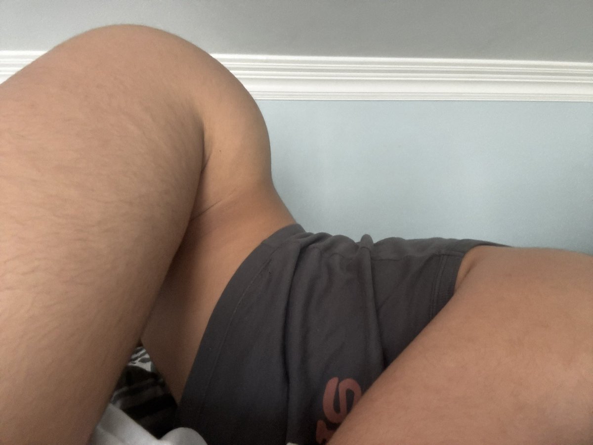 meatybunny's tweet photo. You like boys that can arch?❤️ https://t.co/8qyYHhEZWc