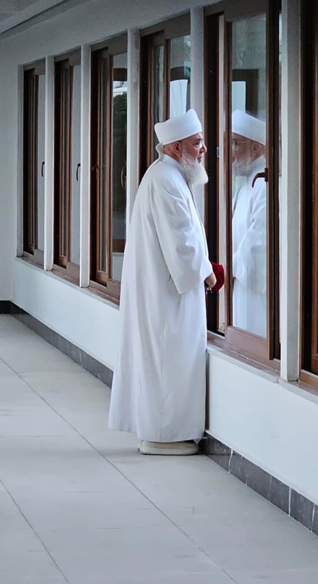 yarsultanim's tweet photo. Canını aşk yoluna vermeyen aşık mıdır?
Cehd eyleyip o dosta ermeyen aşık mıdır?

Yunus Emre k.s https://t.co/1tEKI4vAvV