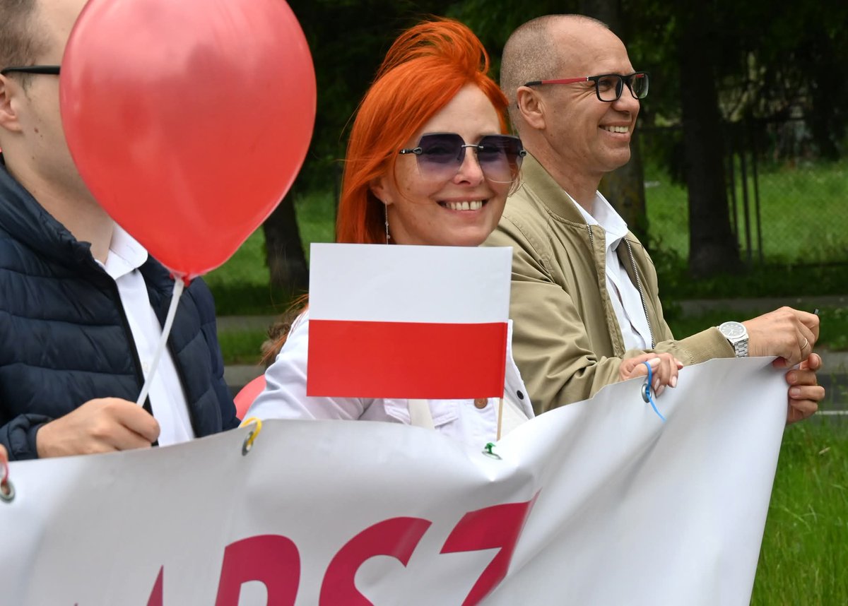 MarzenaGminska's tweet photo. XVI słupski Marsz dla Życia i Rodziny. 
#CzasObronićMałżeństwo
#CzasObronićŻycie 🇵🇱 
Kocham moje miasto❤️ https://t.co/I0ZHDNAkx2