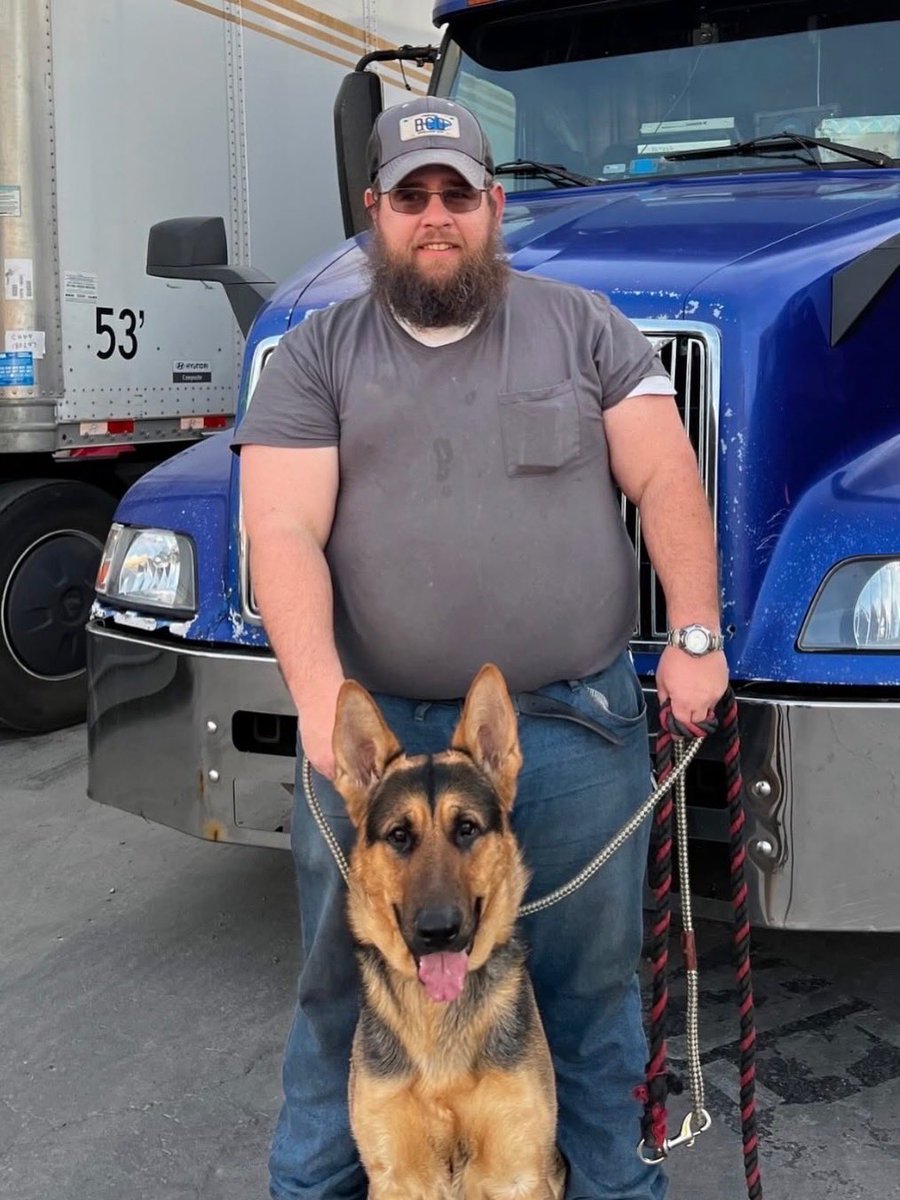 truckerfund's tweet photo. 🐾 LAST CHANCE! Today’s the final day to enter the #SCFRoadDogsAndPaws contest. Share your co-pilot and get in before midnight! ⏰

📸 @OOIDA @TruckerTalk https://t.co/z5bsp280om
