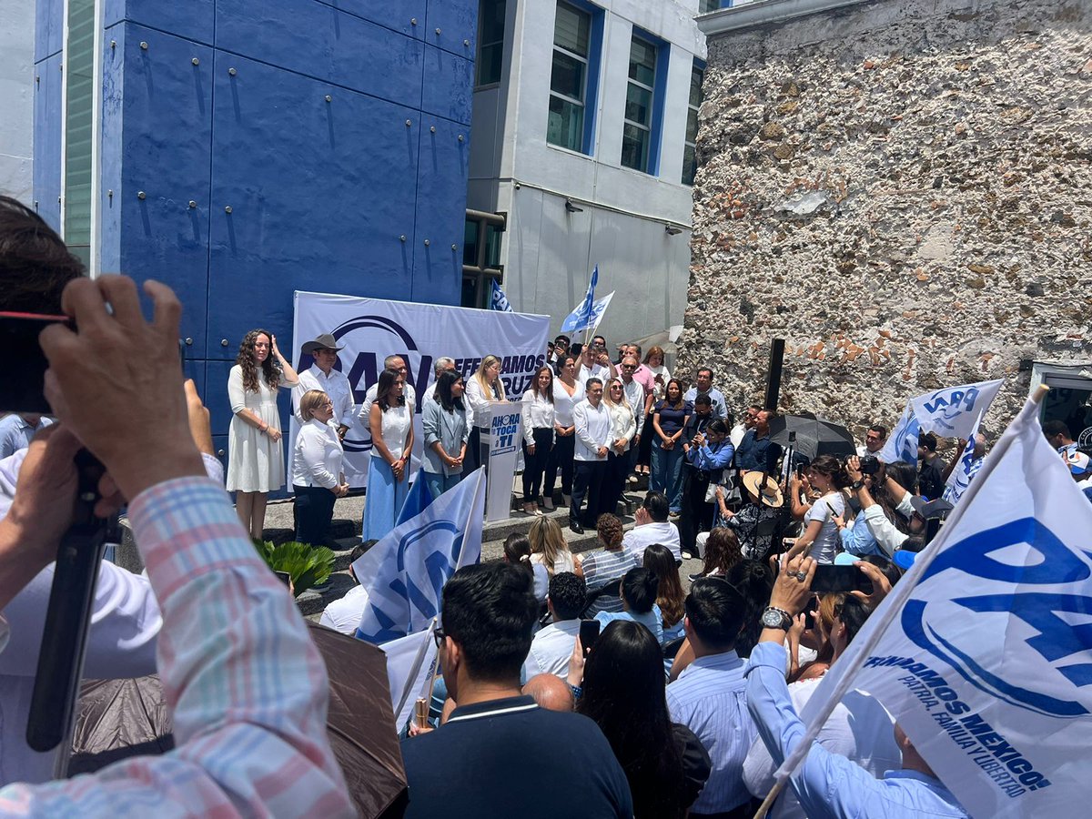 versionesmx's tweet photo. VIDEO / Ana Ledezma se registra como candidata a la presidencia del CDE del PAN
https://t.co/dGUWtFQO5w https://t.co/j2G5Ufcq2O