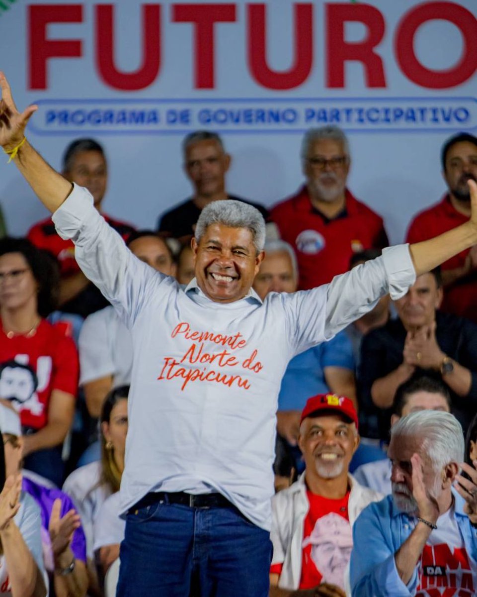 Jeronimoba13's tweet photo. Em Senhor do Bonfim, realizamos mais uma etapa do nosso PGP, construída com o que considero mais importante: a escuta do povo.

Estar nos territórios, ouvir as demandas, conhecer de perto os desafios e também os sonhos da nossa gente é o que nos ajuda a planejar os próximos passos da Bahia com responsabilidade e compromisso.

Seguiremos percorrendo cada canto do estado, porque acreditamos que o futuro se constrói assim: com a participação popular de cada pessoa que acredita e ajuda a construir uma Bahia ainda melhor.