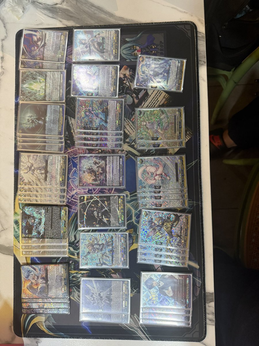 sethThann's tweet photo. Yeay! Finally i have a deck that i can put Akina in https://t.co/wuTEMxmrCL