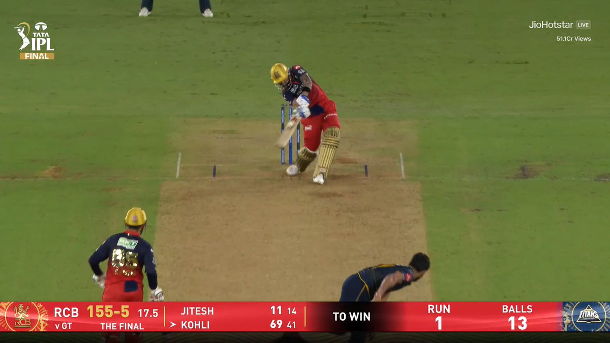 Saad_Rahim081's tweet photo. VIRAT KOHLI FINISHES OF IN STYLE WITH A SIX 🥶🐐
#IPLFINAL #IPL #RCBvsGT https://t.co/1bRrnxkypy