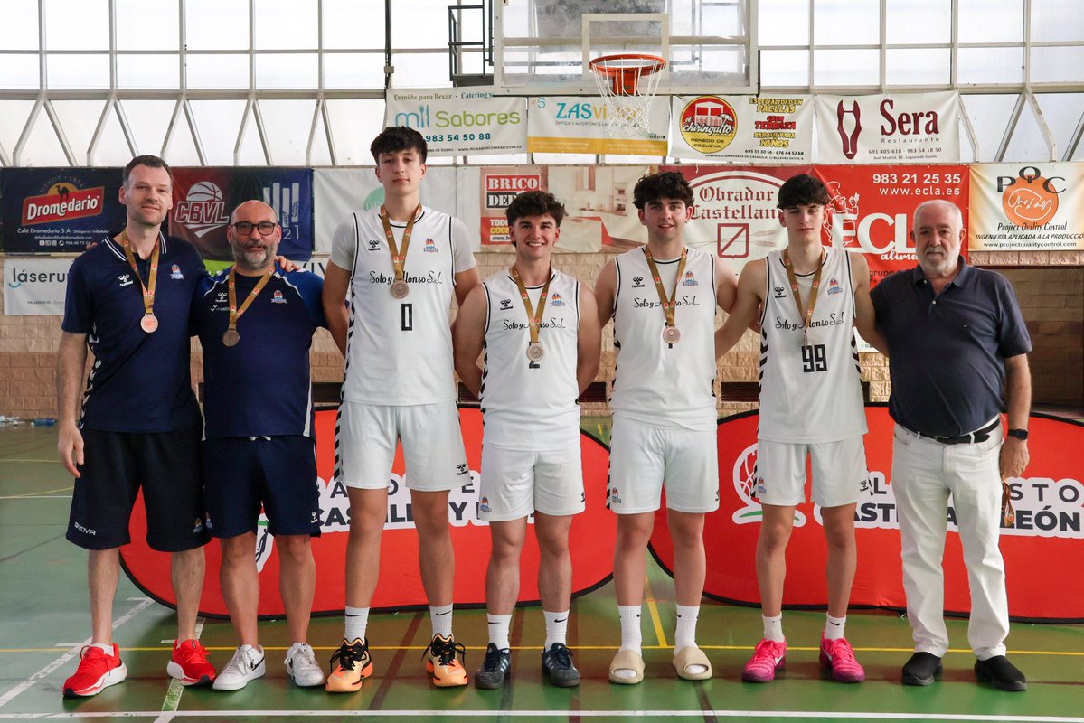 CanteraSPB's tweet photo. Meritorio 3er puesto para el SPB Soto y Alonso en la Fase Final Autonómica 3x3 de clubes 🥉👏

Nuestros chicos lo dieron todo en Valladolid y cierran así la temporada 🫡

📸 @FBCyL https://t.co/F4NfTa58TT