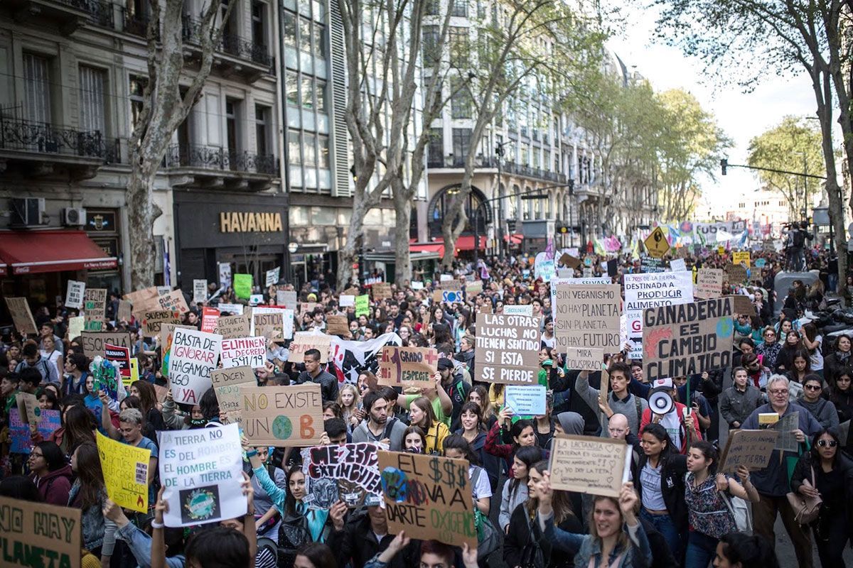 tiempoarg's tweet photo. 💬 Stephan Lewandowsky: “El cambio climático es un problema estructural, no se resuelve reciclando en casa”.

✍ @ClaudioJavierCM | @ValeArvejita | https://t.co/SFEneb8zhR https://t.co/NxqNF4UPqq