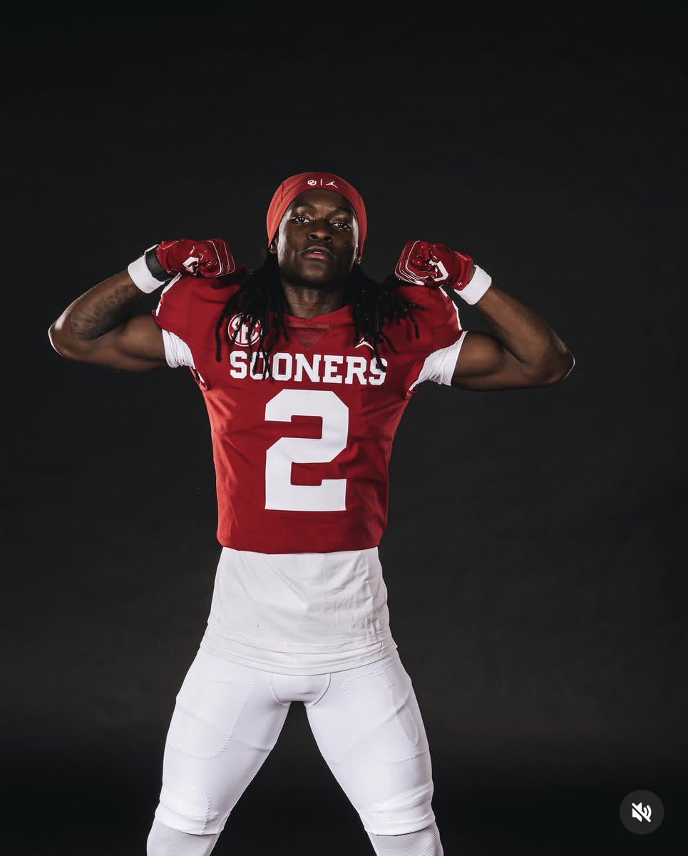 BrodyLusk247's tweet photo. #Sooners cornerback target Brandon Sherrard completed his official visit this weekend. The four-star top-200 recruit is also considering LSU, Texas, and others.

He shared some pictures from the visit on Instagram ⤵️ https://t.co/8K1cNprG3K