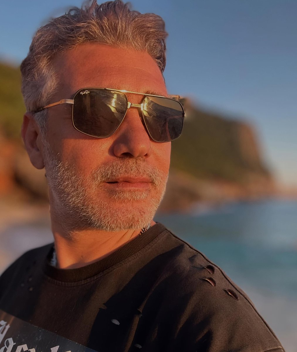 Ariana210475's tweet photo. Hoy Caner nos saluda desde Alanya 🌊☀️🇹🇷
Deseamos que estos días de calma y descanso le regalen nueva energía, inspiración y la felicidad de volver pronto con proyectos tan especiales como él ✨🤍
#CanerCindoruk https://t.co/BGVNSEs5l5