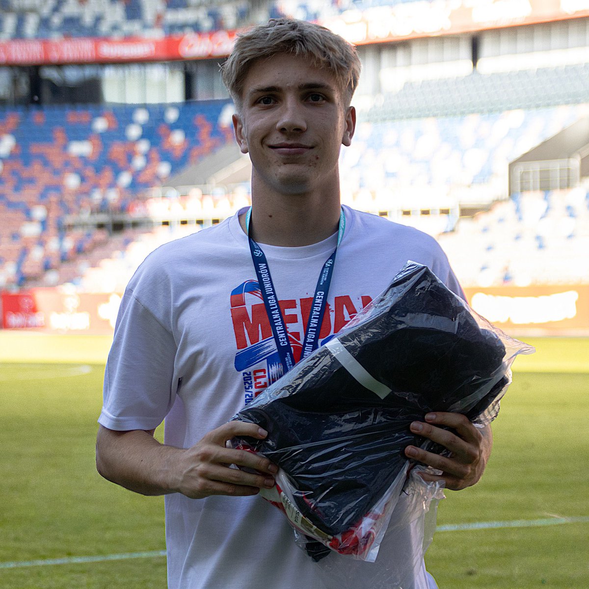 ScoutingPolska's tweet photo. 👑 Dominik Skiba (2007) - top scorer of the Central Junior League U19. Talent trending up for Górnik Zabrze. 

Matches: 21
Goals: 17 https://t.co/Sonp48dzh5