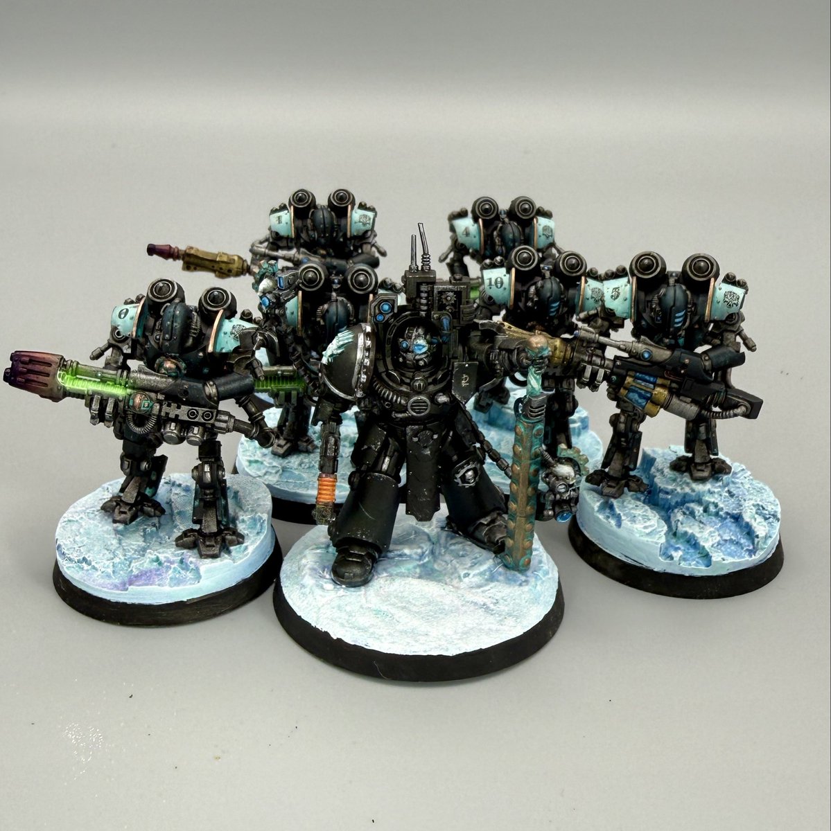 TheAngryJack's tweet photo. Iron Hands Forge Lord and his Thallax. https://t.co/kdyQgHskgP
